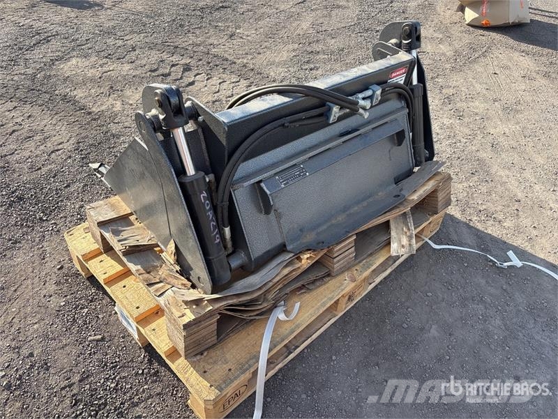 Dingo 1040 mm Multi-Purpose Mini Skid Steer Bucket - Fit Buckets