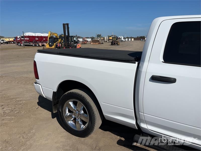 Dodge Ram 1500 기타
