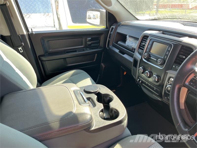 Dodge Ram 1500 기타