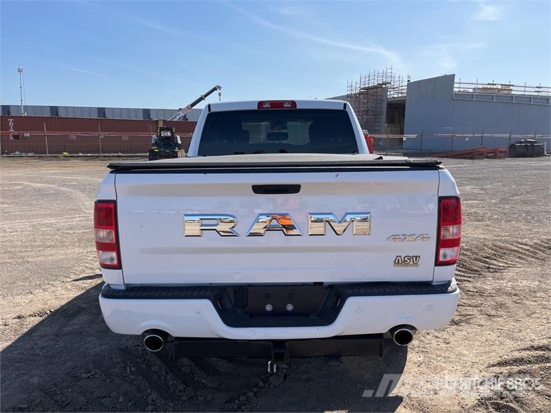 Dodge Ram 1500 기타