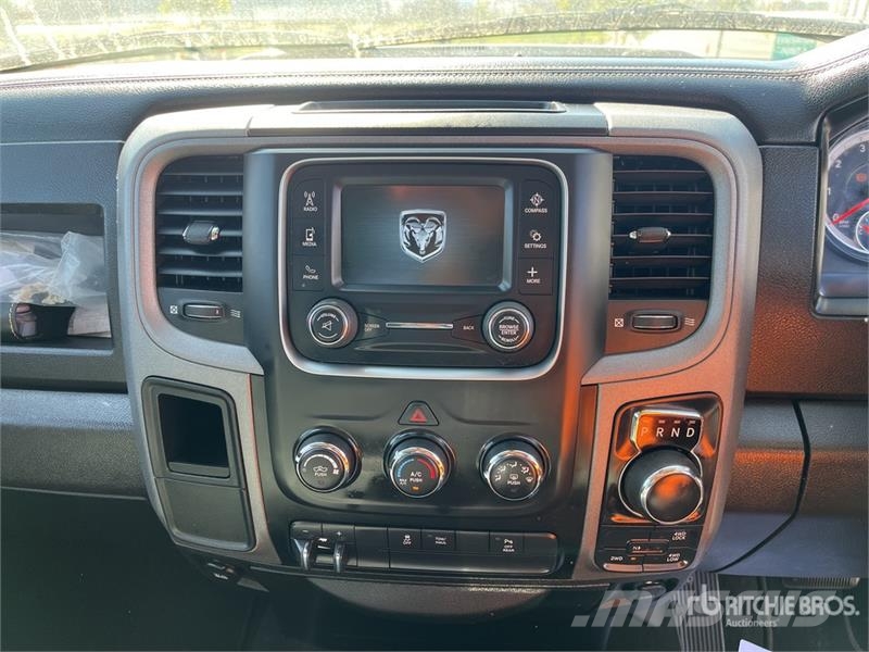Dodge Ram 1500 기타