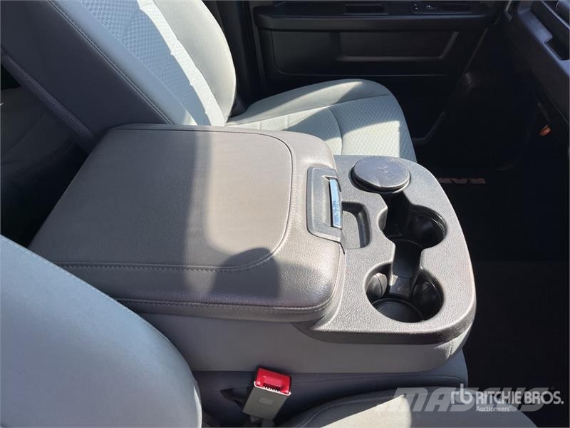 Dodge Ram 1500 기타