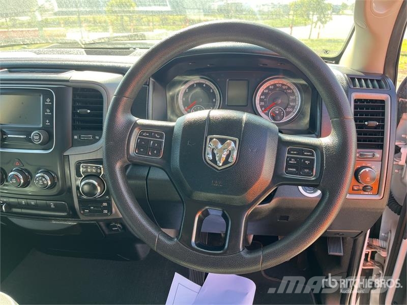 Dodge Ram 1500 기타