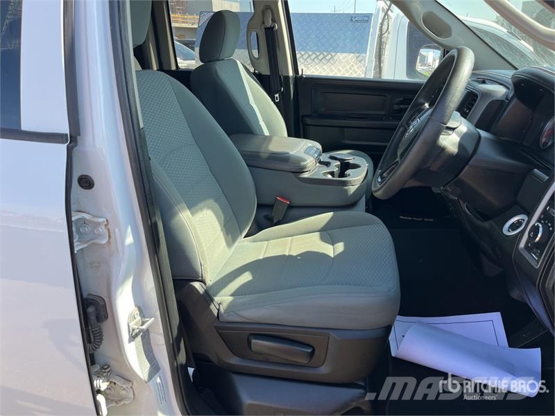 Dodge Ram 1500 기타