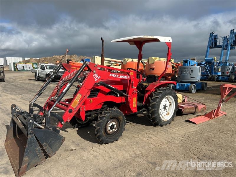 Dong Feng ZB-35 4WD Tractor (Inoperable) Traktori