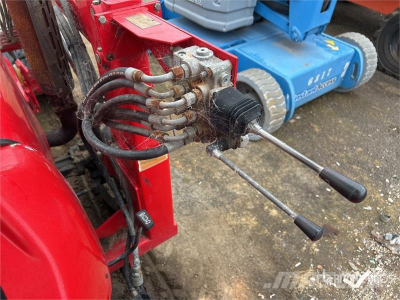 Dong Feng ZB-35 4WD Tractor (Inoperable) Traktori