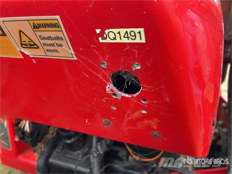 Dong Feng ZB-35 4WD Tractor (Inoperable) Traktori
