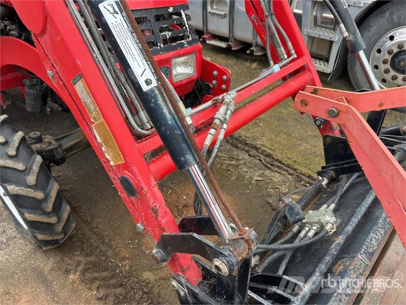 Dong Feng ZB-35 4WD Tractor (Inoperable) Traktori