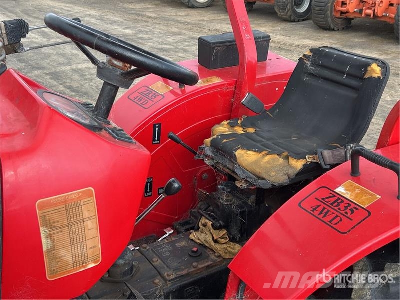 Dong Feng ZB-35 4WD Tractor (Inoperable) Traktori