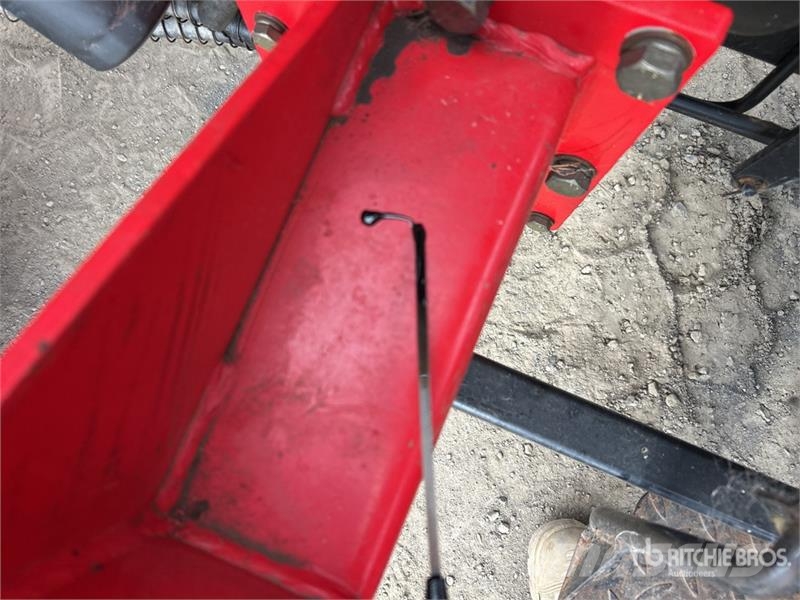 Dong Feng ZB35 4WD Tractor (Inoperable) Tratores