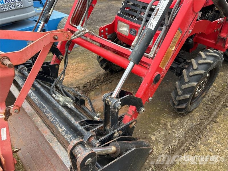 Dong Feng ZB35 4WD Tractor (Inoperable) Tratores