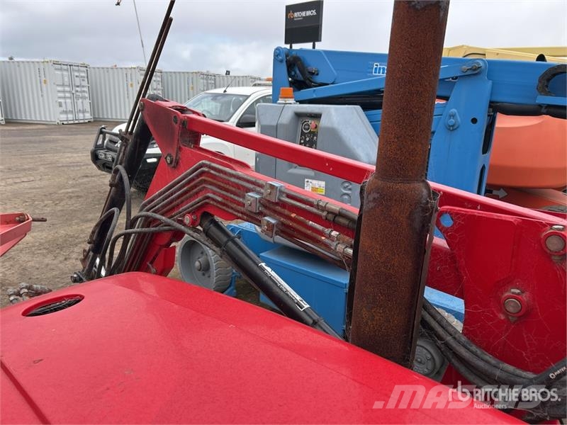 Dong Feng ZB35 4WD Tractor (Inoperable) Tratores