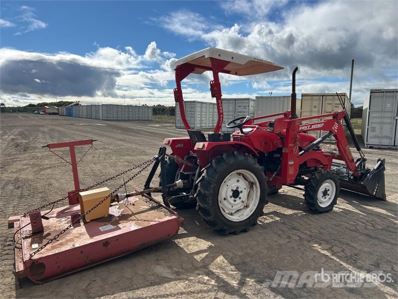 Dong Feng ZB35 4WD Tractor (Inoperable) Tratores