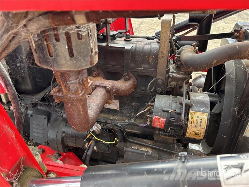 Dong Feng ZB35 4WD Tractor (Inoperable) Tratores