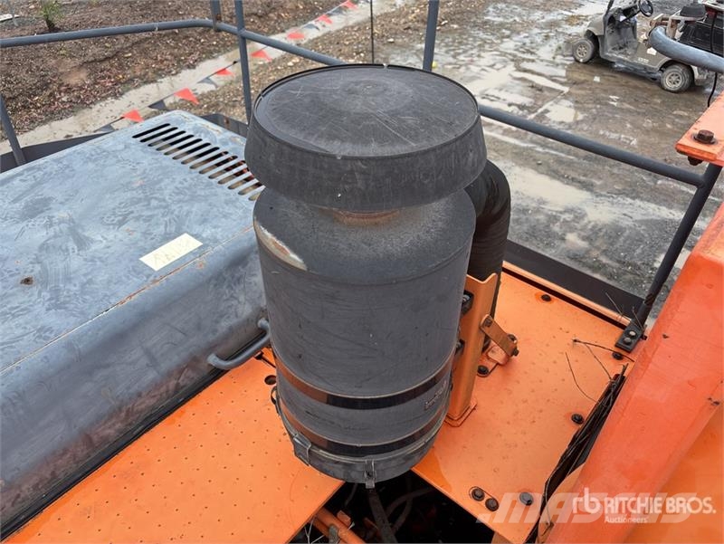Doosan DX300LC Tracked Excavator 履带挖掘机