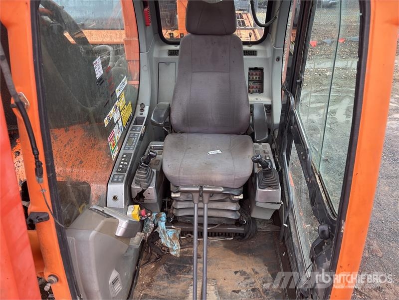 Doosan DX300LC Tracked Excavator 履带挖掘机