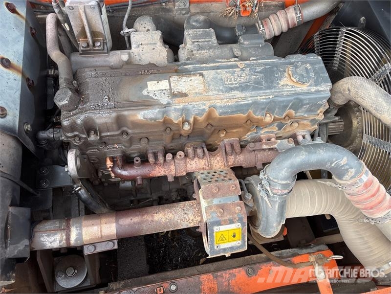 Doosan DX300LC Tracked Excavator 履带挖掘机