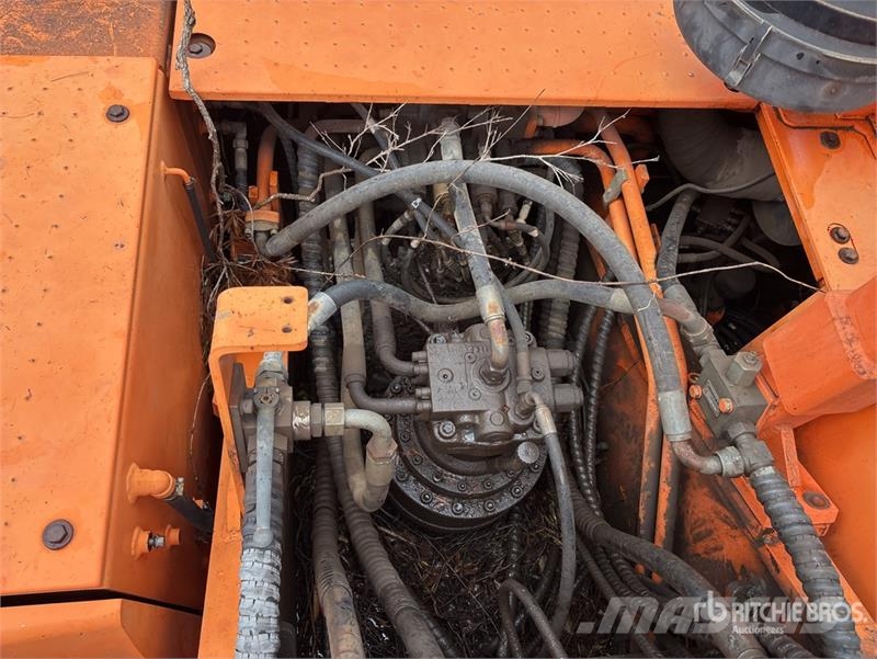 Doosan DX300LC Tracked Excavator 履带挖掘机