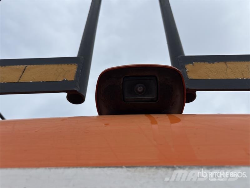 Doosan DX300LC Tracked Excavator 履带挖掘机
