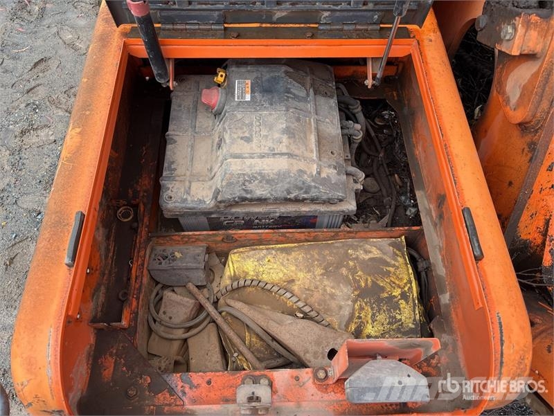 Doosan DX300LC Tracked Excavator 履带挖掘机