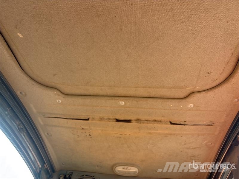 Doosan DX300LC Tracked Excavator 履带挖掘机