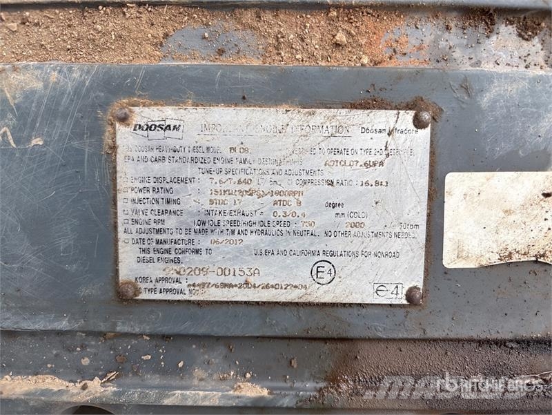 Doosan DX300LC Tracked Excavator 履带挖掘机