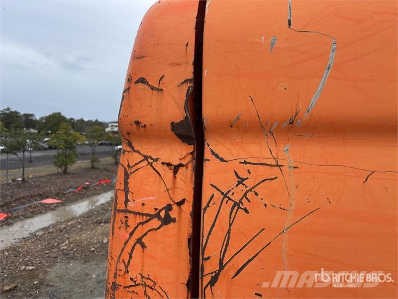 Doosan DX300LC Tracked Excavator 履带挖掘机
