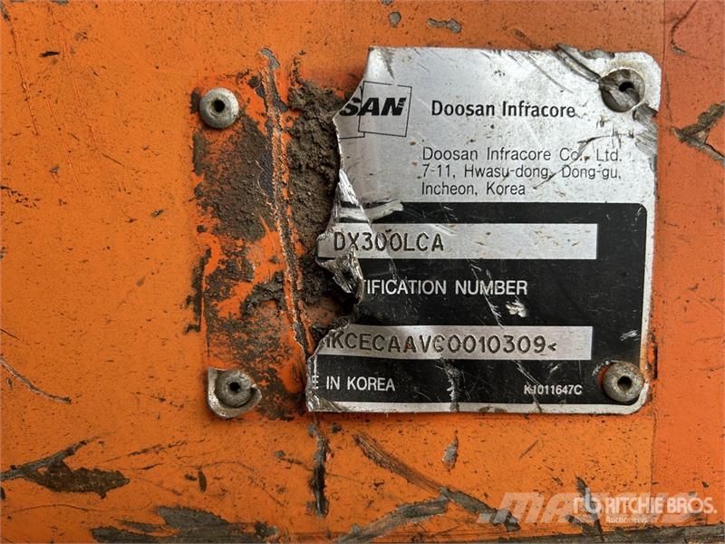 Doosan DX300LCA-HD Tracked Excavator Crawler excavators