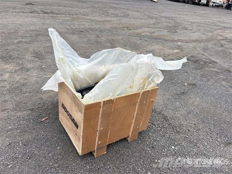 Doosan EQC03D Excavator Coupler (Unused) Greito sujungimo jungtys