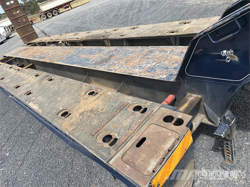 Drake 3 Rows of 4 Hydraulic Deck Widening Lowboy T Mélybölcsős
