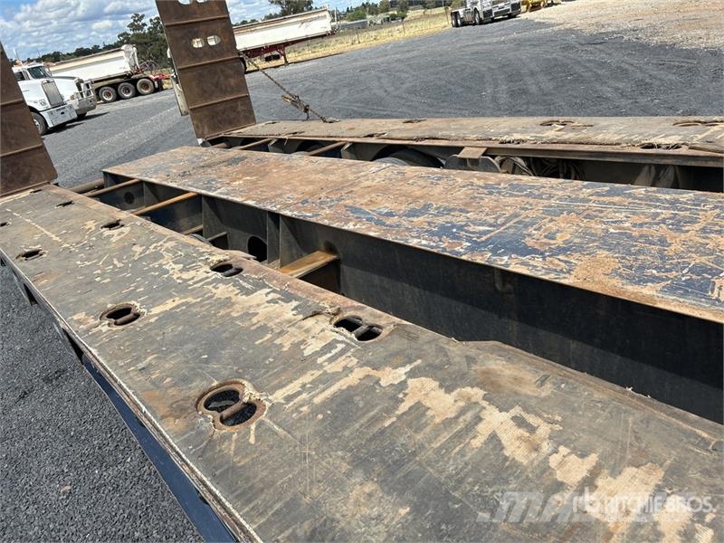 Drake 3 Rows of 4 Hydraulic Deck Widening Lowboy T Mélybölcsős