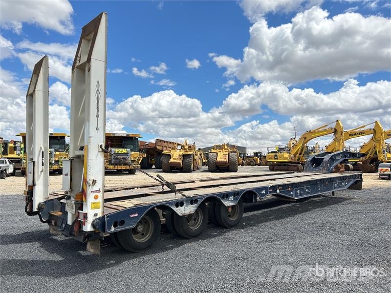 Drake 3 Rows of 4 Hydraulic Deck Widening Lowboy T Mélybölcsős
