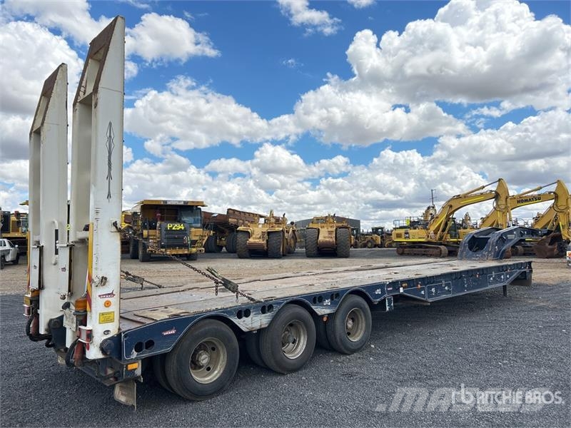 Drake 3 Rows of 4 Hydraulic Deck Widening Lowboy T Mélybölcsős