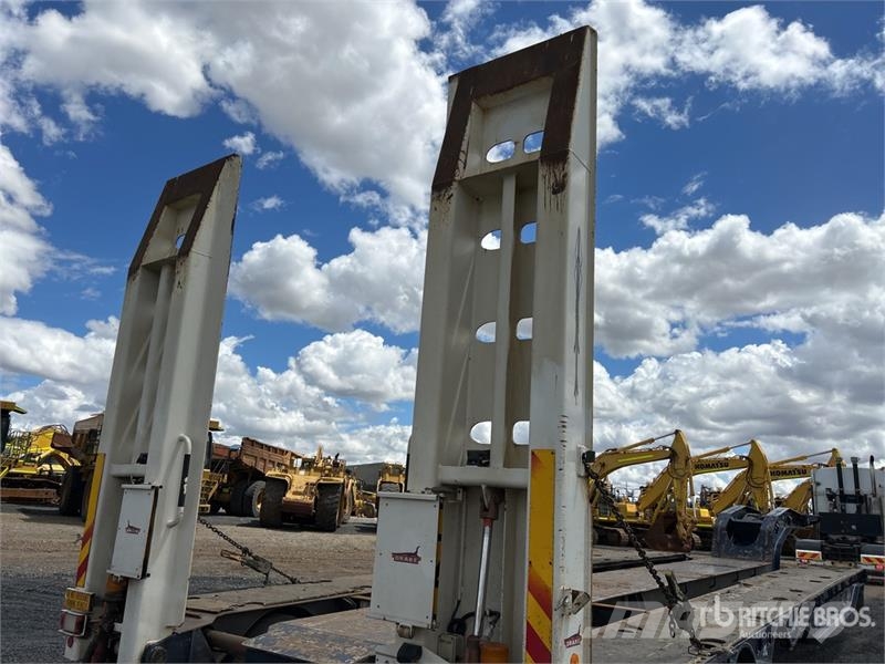 Drake 3 Rows of 4 Hydraulic Deck Widening Lowboy T Mélybölcsős