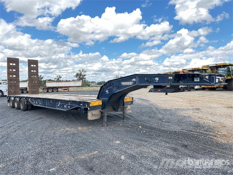 Drake 3 Rows of 4 Hydraulic Deck Widening Lowboy T Mélybölcsős