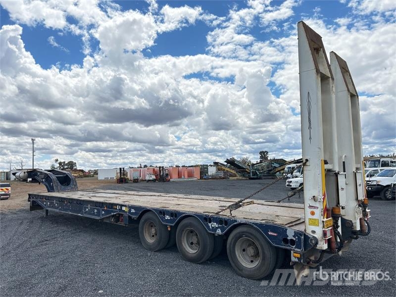 Drake 3 Rows of 4 Hydraulic Deck Widening Lowboy T Mélybölcsős