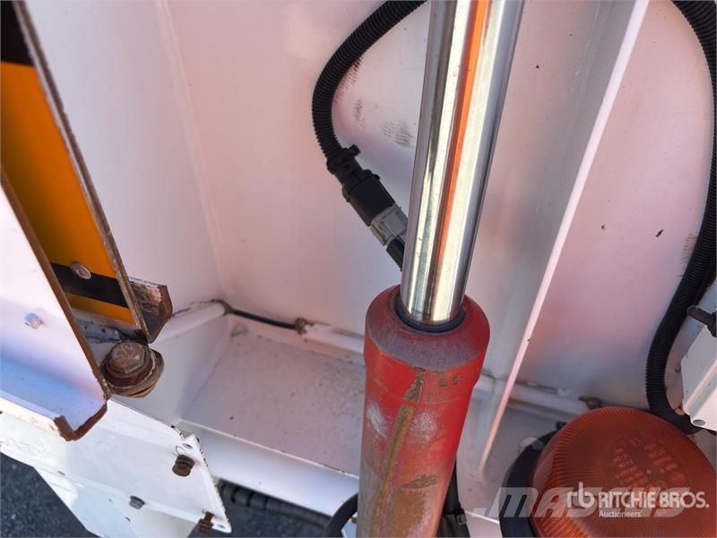  Drake 4 Rows of 4 Hydraulic Widening Lowboy Traile Tieflader