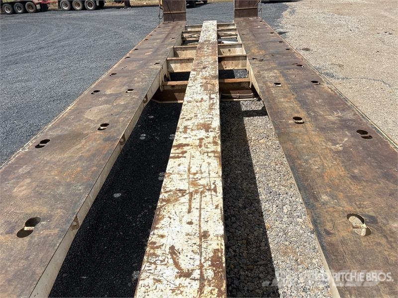 Drake 4 Rows of 4 Hydraulic Widening Lowboy Traile Низькорамні причепи