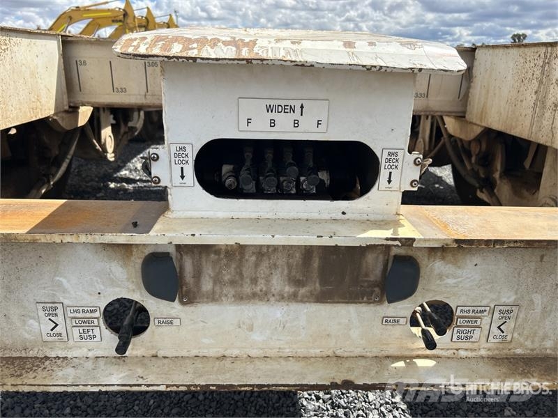 Drake 4 Rows of 4 Hydraulic Widening Lowboy Traile Низькорамні причепи