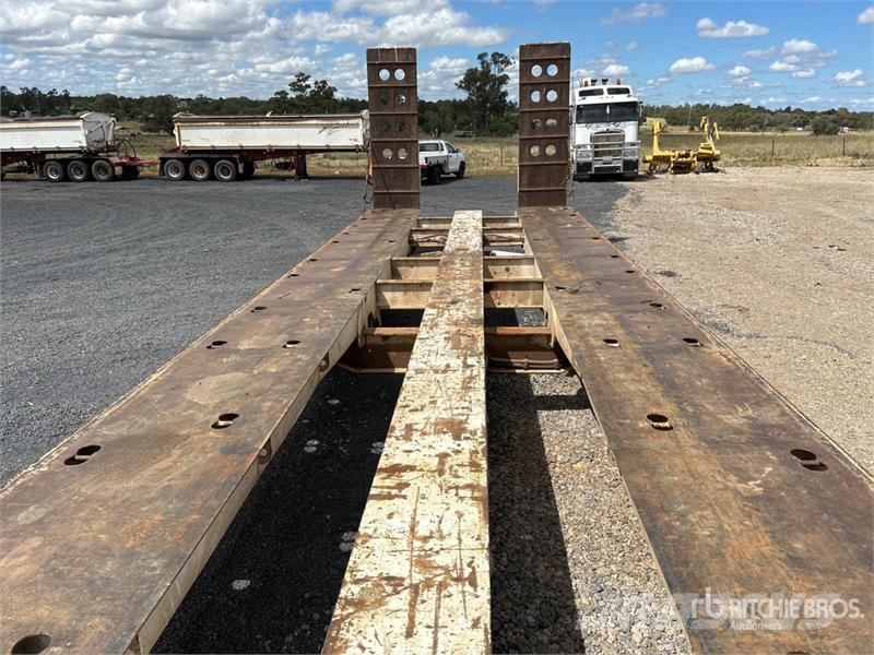 Drake 4 Rows of 4 Hydraulic Widening Lowboy Traile Низькорамні причепи