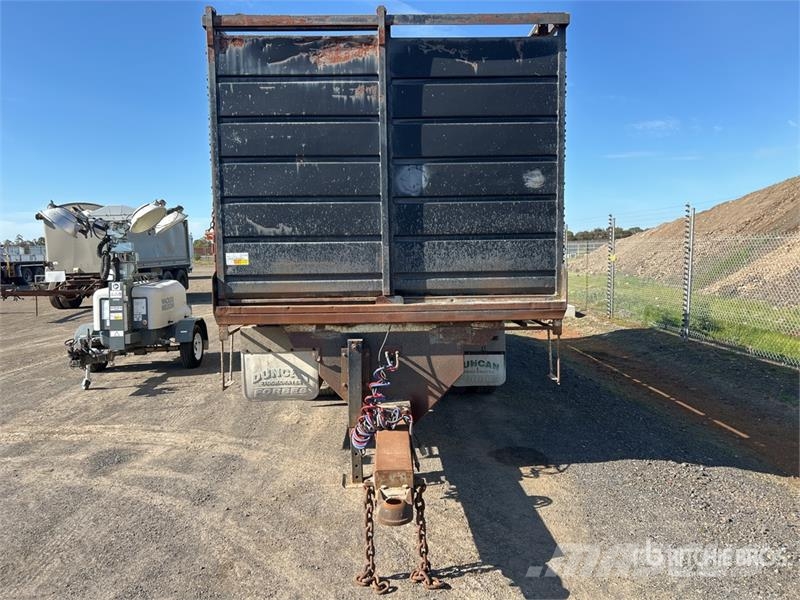  Duncan Trailers 6.7 m Pig Livestock Trailer مقطورات نقل الحيوانات
