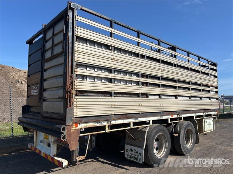  Duncan Trailers 6.7 m Pig Livestock Trailer مقطورات نقل الحيوانات