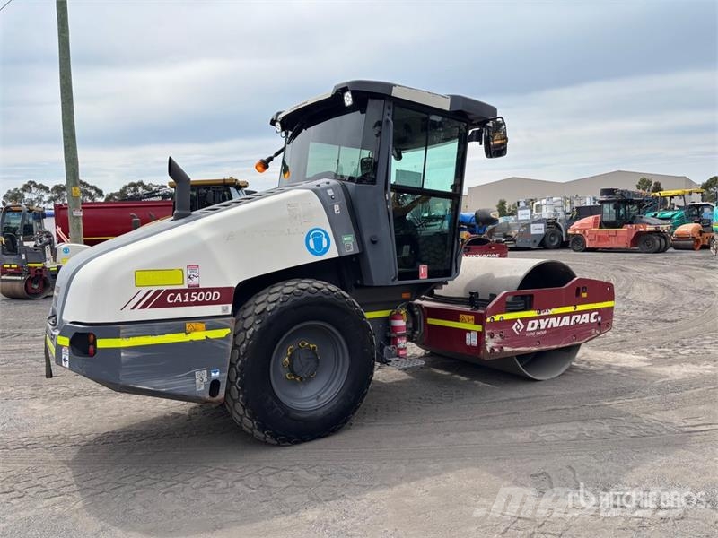 Dynapac CA1500D Smooth Drum Compactor Yksivalssijyrät