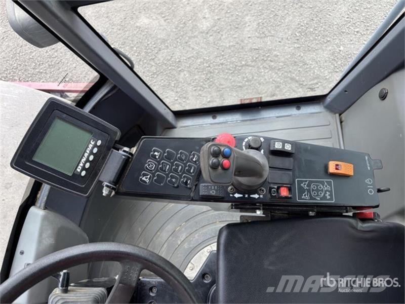 Dynapac CA1500D Smooth Drum Compactor Yksivalssijyrät