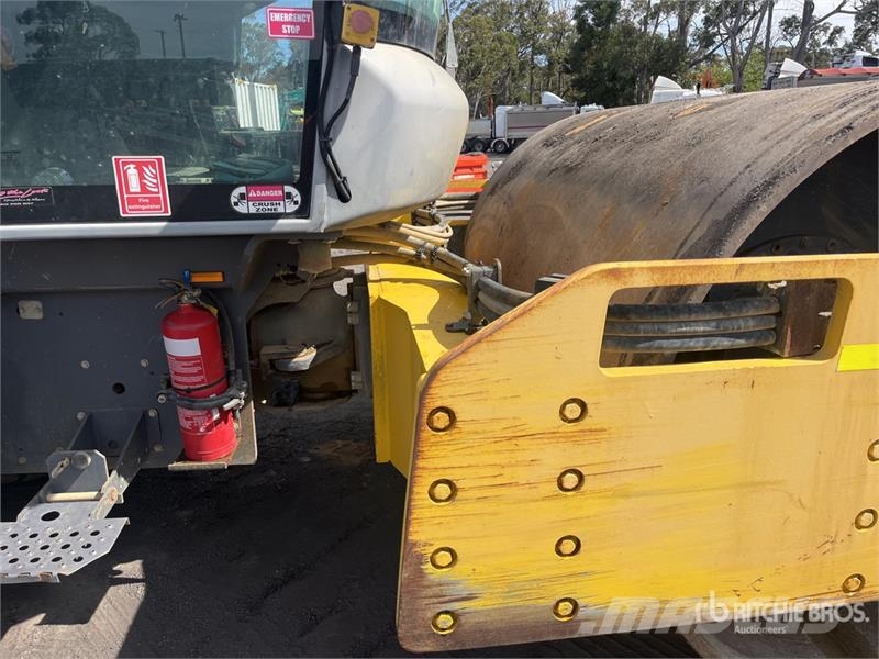 Dynapac CA3500D Smooth Drum Compactor Ühe trumliga rullid