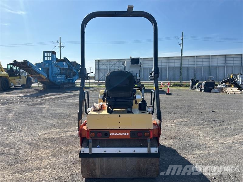 Dynapac CC1200 Double Drum Roller مداحل ثنائية الاسطوانة