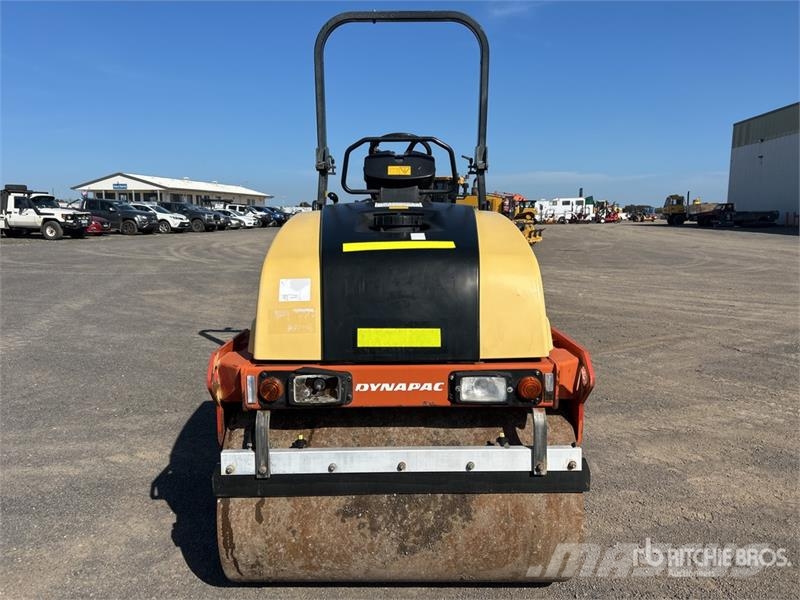 Dynapac CC1200 Double Drum Roller مداحل ثنائية الاسطوانة