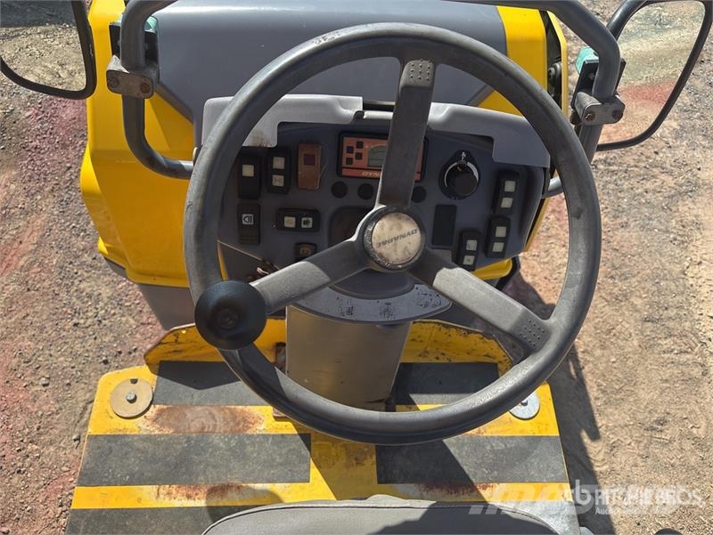 Dynapac CC1300 Double Drum Roller Valjci sa duplim bubnjem