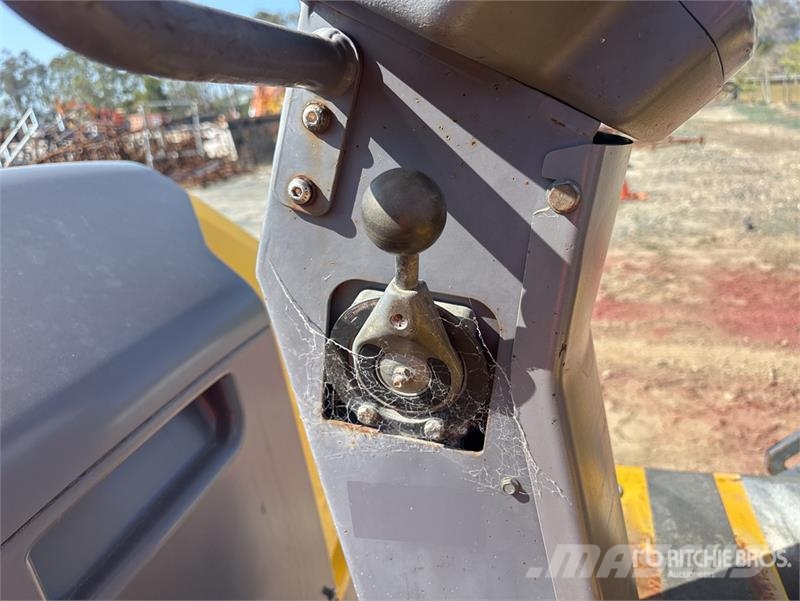 Dynapac CC1300 Double Drum Roller Valjci sa duplim bubnjem