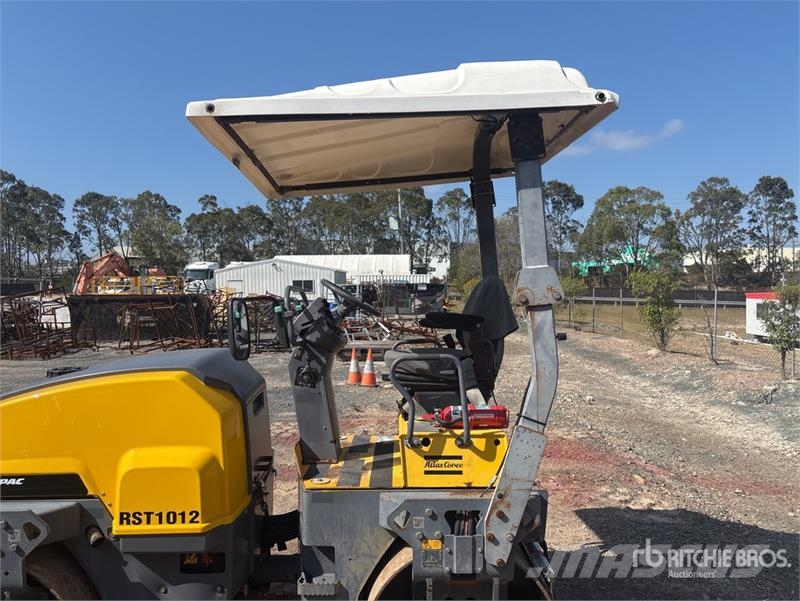 Dynapac CC1300 Double Drum Roller Valjci sa duplim bubnjem